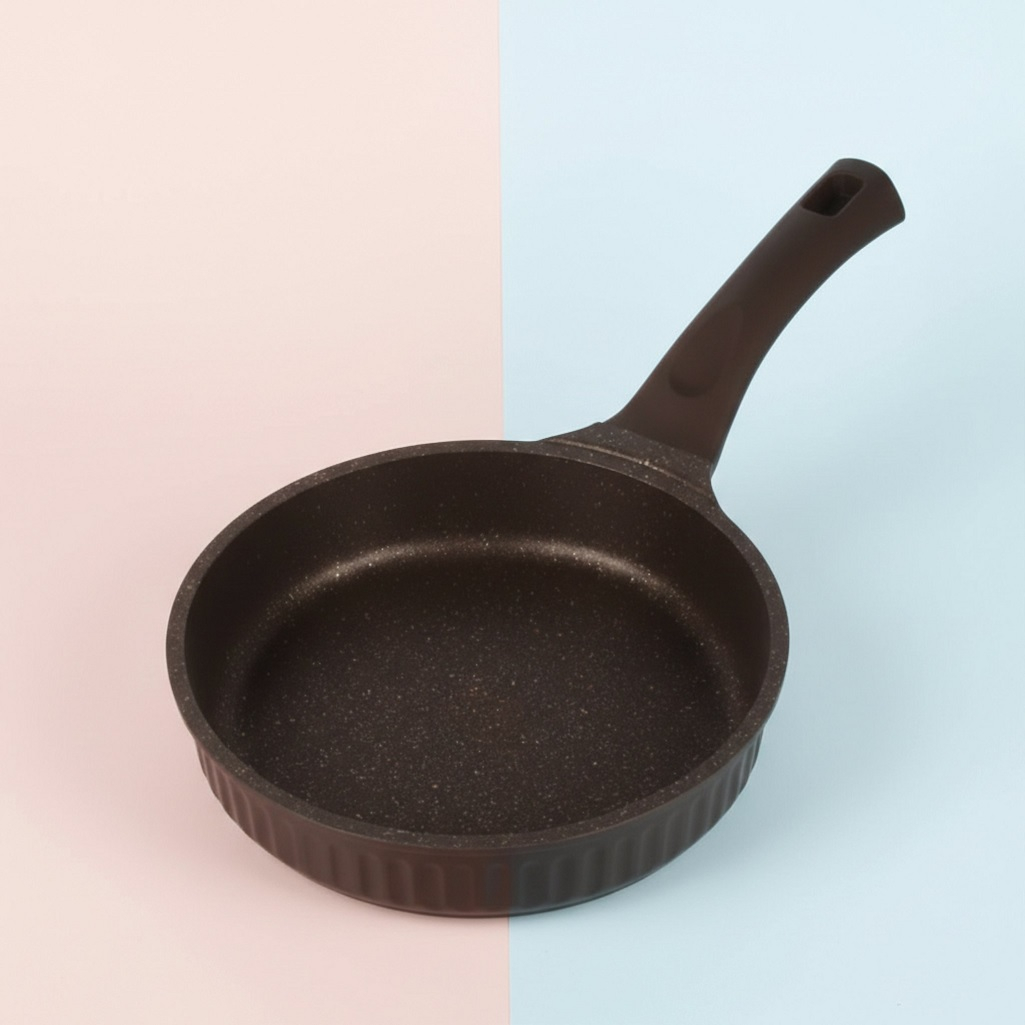 Сковорода Kukmara Stella ссм220а, 220 мм, антипригарное покрытие, мокко, без крышки