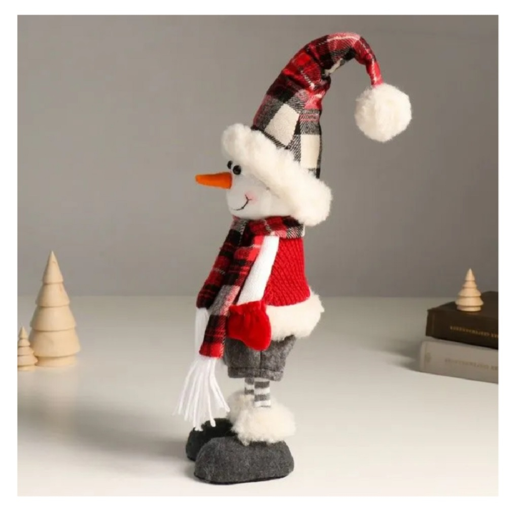 Кукла интерьерная Simaland 9488067, Снеговик в жилете со снежинкой и клетчатом колпаке, 44 см