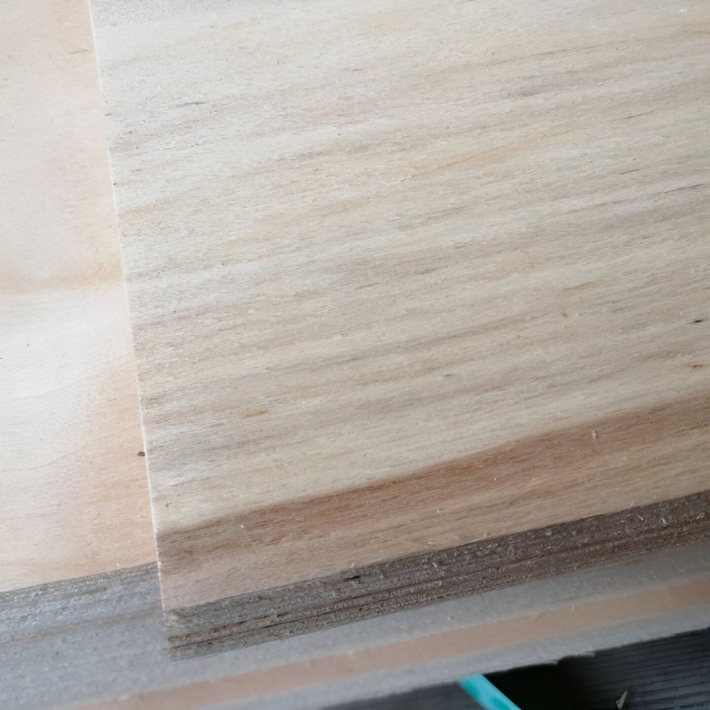 Фанера строительная ФК, сорт 4/4, береза 6х1525x1525 мм, для внутренних работ