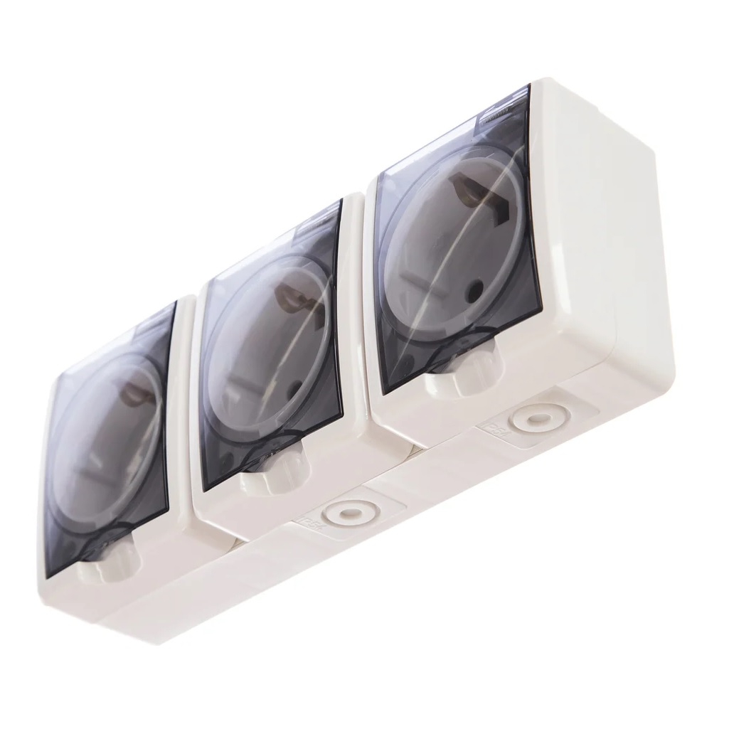 Розетка 3-местная ЭРА Эксперт 11-2405-01, Б0020720, 3х2P+E, IP54, с заземлением, накладная, белая