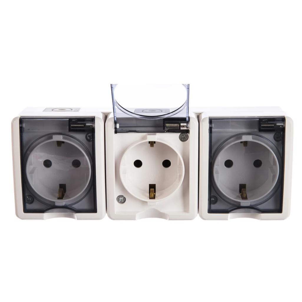 Розетка 3-местная ЭРА Эксперт 11-2405-01, Б0020720, 3х2P+E, IP54, с заземлением, накладная, белая