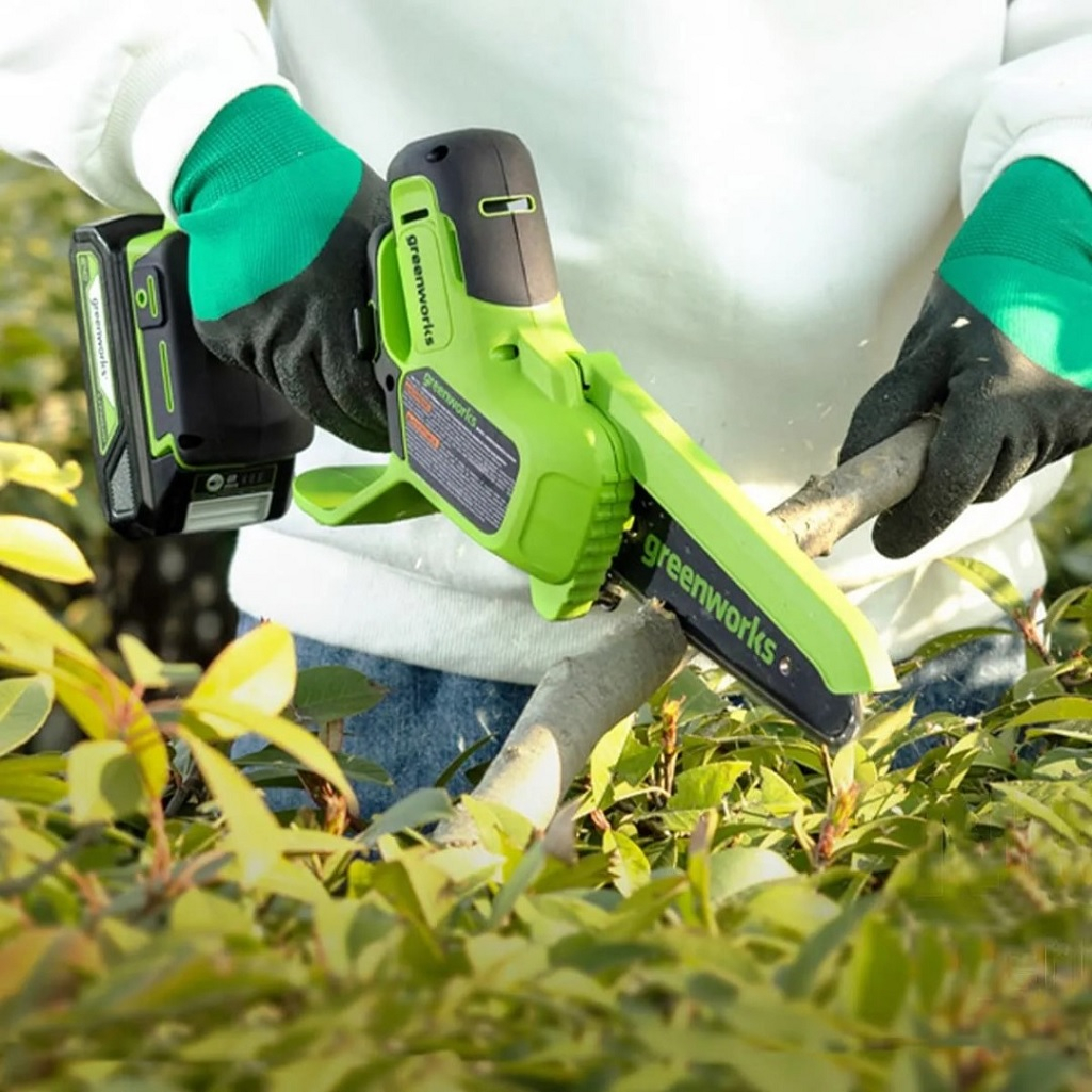 Пила-мини цепная аккумуляторная Greenworks GD24CSMNX, 2008707UB, 24В, 1 акк 4.0 Ah+з.у.