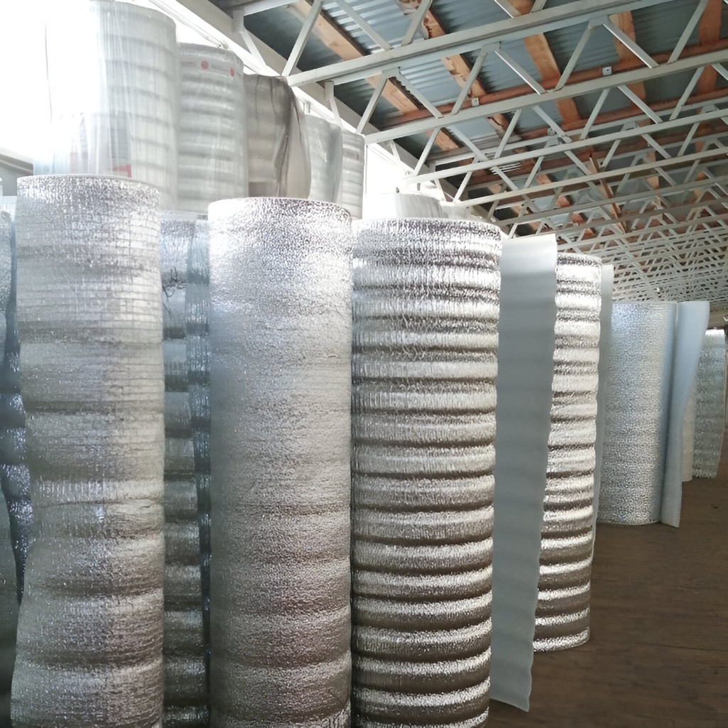 Утеплитель Тепофол А фольга, вспененный полиэтилен 2 мм, ширина 1050 мм, на отрез от 1 п.м