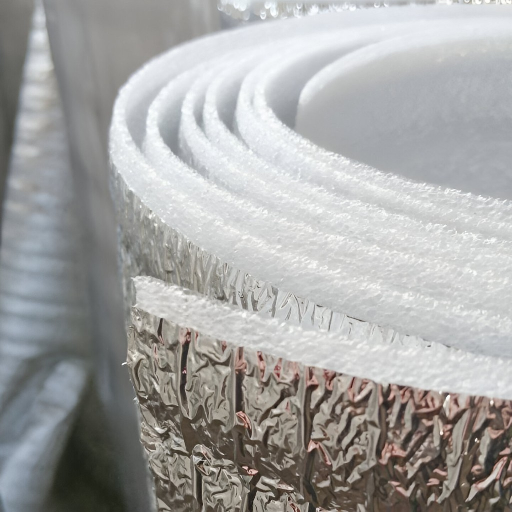 Утеплитель Тепофол А фольга, вспененный полиэтилен 5 мм, ширина 1050 мм, на отрез от 1 п.м